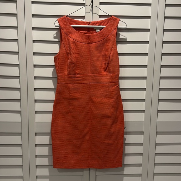 LOFT Dresses & Skirts - Loft Pre loved MIDI lined sleeveless Dress in 100% Cotton.